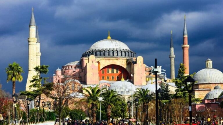 Guided Istanbul Tour with Roundtrip Transfers - Who Will Love This Tour?