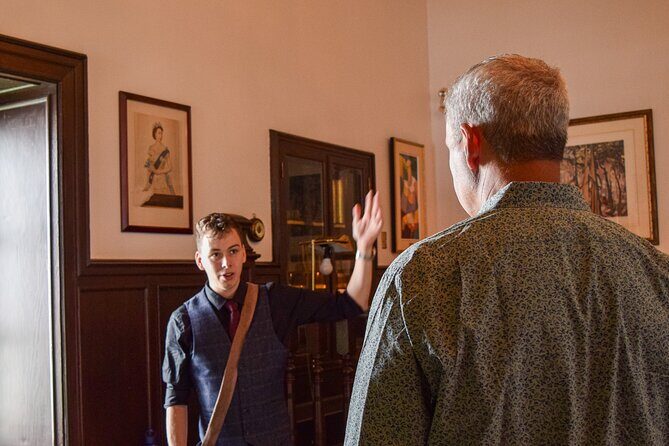 Guided Tour and Quebec Gins at the Quebec Garrison Club - FAQ