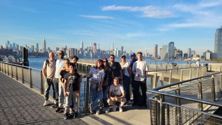 Guided tour in French of Brooklyn Bushwick and Williamsburg - The Practical Side of This Tour