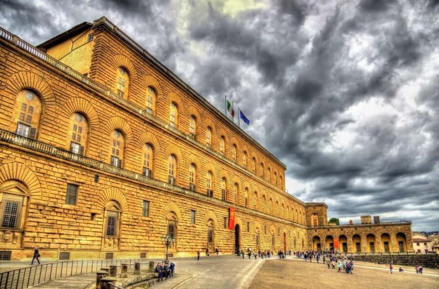 Guided tour of Palazzo Pitti: Botticelli, Caravaggio, and Raphael compared - What to Expect on the Tour