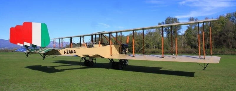 Guided tour of the Museum of Old Flying Machines - What to Expect on the Tour