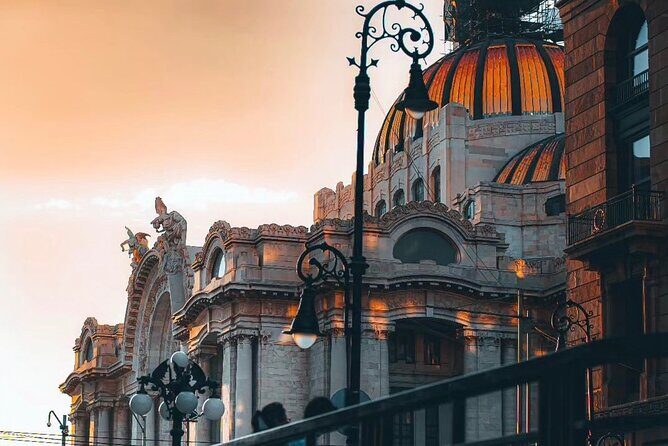 Guided Tour Visiting Historical Monuments at Night - Detailed Review of the Nighttime Monument Tour