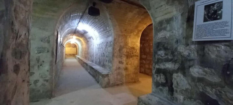 Guided visit to the San Lorenzo Arch, Air Raid Shelter and Mudejar Hall - What You Can Expect on the Tour