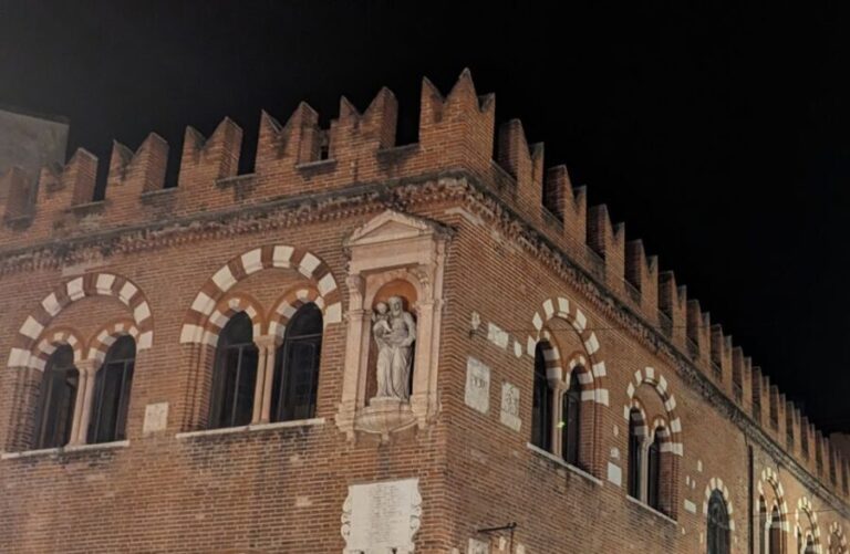 Guided Walking Tour in Verona - A Step-by-Step Look at the Tour Itinerary