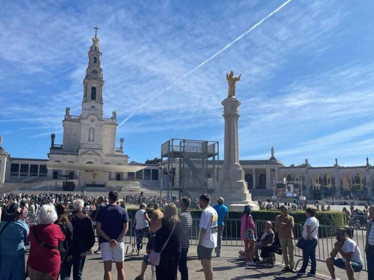 Half Day Tour to Fátima Small Groups/Families - A Detailed Look at the Fátima Tour