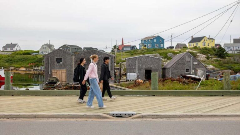 Halifax Guided Driving Tour with Sunset at Peggys Cove - A Spectacular Sunset at Peggys Cove