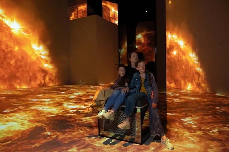 Hamburg: Port of Lights Cosmos Ticket - The Interactive Star Maze