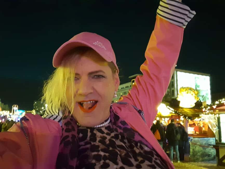 Hamburg: Private St. Pauli Night Tour with Musical Dancer - Why Choose This Tour?