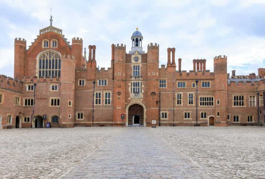 Hampton Court Palace Half-Day Trip from London with Tickets - What You’ll See and Experience Inside
