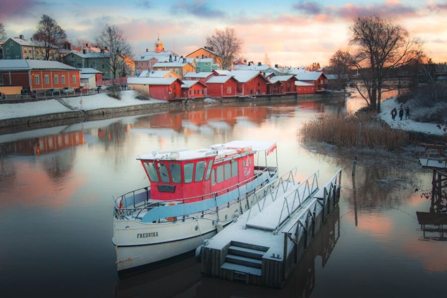 Helsinki: All highlights & Medieval Porvoo by VIP Car - Exploring Helsinki and Porvoo in Style