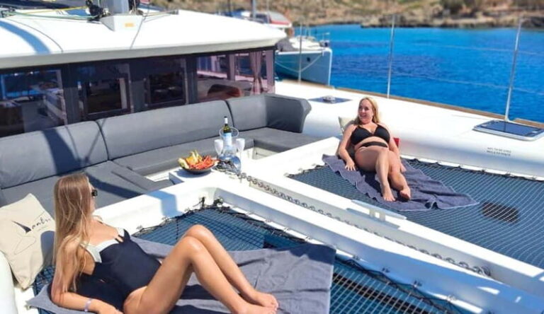 Heraklion: Luxury Cruise to Dia with Dinner & Free Transfer - The Itinerary in Detail