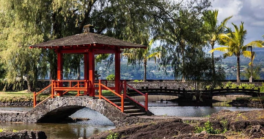 Hilo: Akaka Falls, Volcanoes, and Onomea Bay Guided Tour - Exploring Akaka Falls and Rainforest