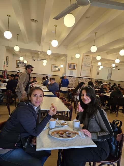 Historic Center: Private tour with murals, history, and churros - Food and Relaxation: Churros and Drinks
