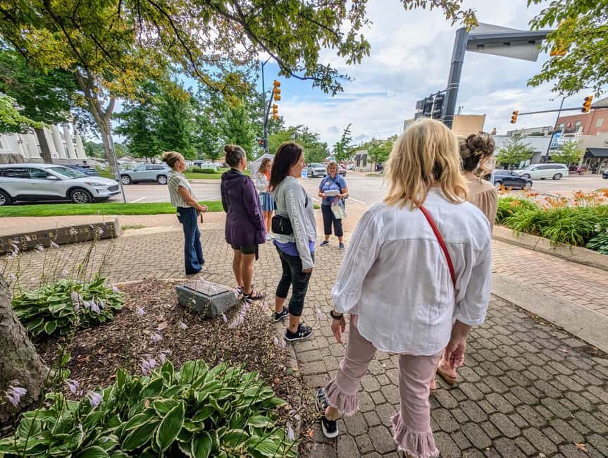 Holland, MI: Walking Tour with Hope College and Parks - Practical Details and Tips