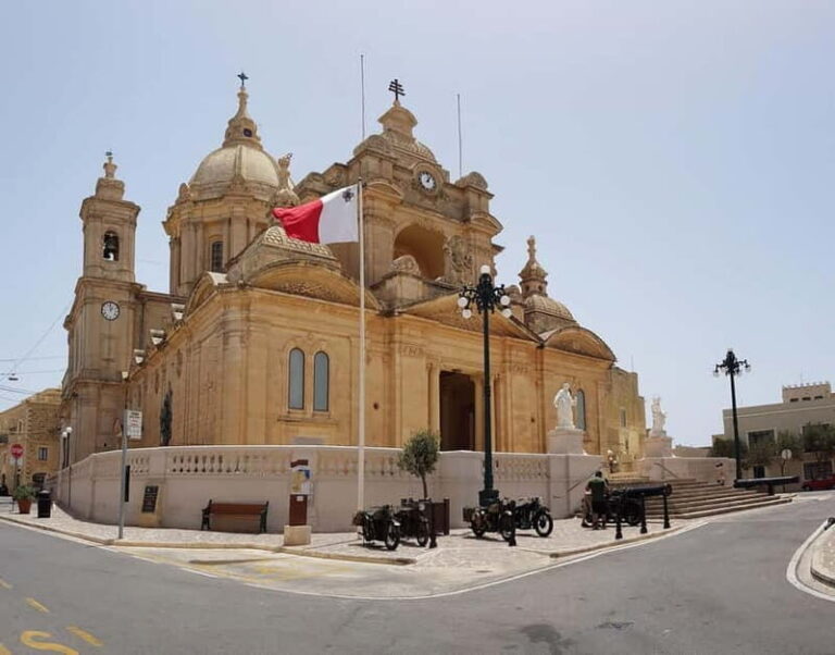 Hop-On Hop-Off Bus Malta (North and South Routes - CMO) - Discover Malta with the Hop-On Hop-Off Bus