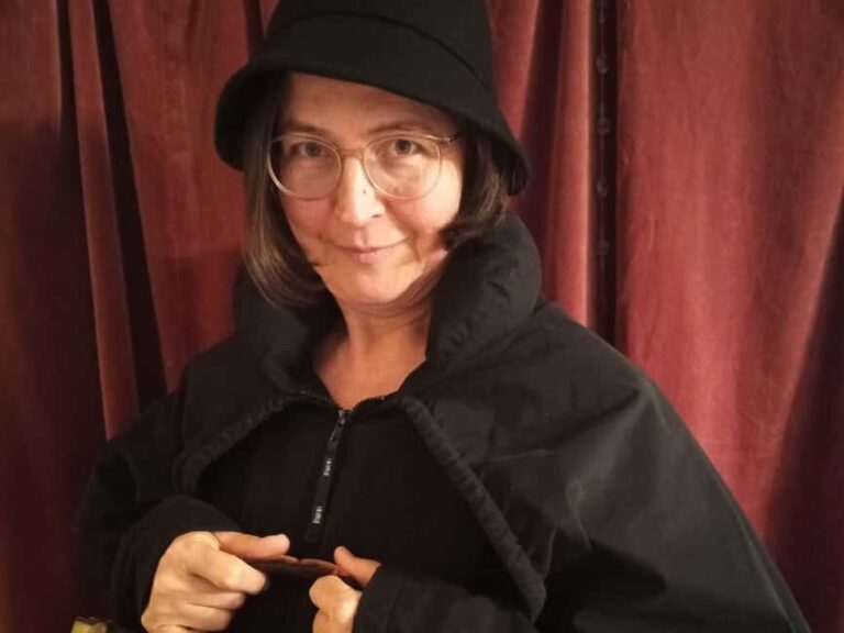 "Ice-Cold Ghost Breath"  a spooky tour that will make you smile. - The Atmosphere and Setting