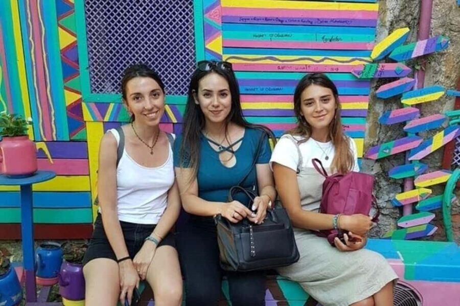 Istanbul : Best Street Food Tour With A Local Guide - Tasting Authentic Istanbul Flavors