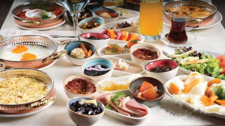 Istanbul: Bosphorus Morning Cruise with Breakfast - Who Will Love This Tour?