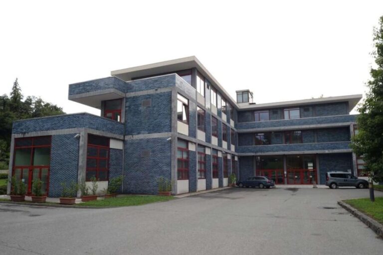 IVREA: Tour of the industrial city of the 20th century. UNESCO site. - Practical Details and Value  