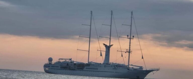 Izola: Private Boat Tour to Strunjan and Piran with Drinks - What You Can Expect Onboard