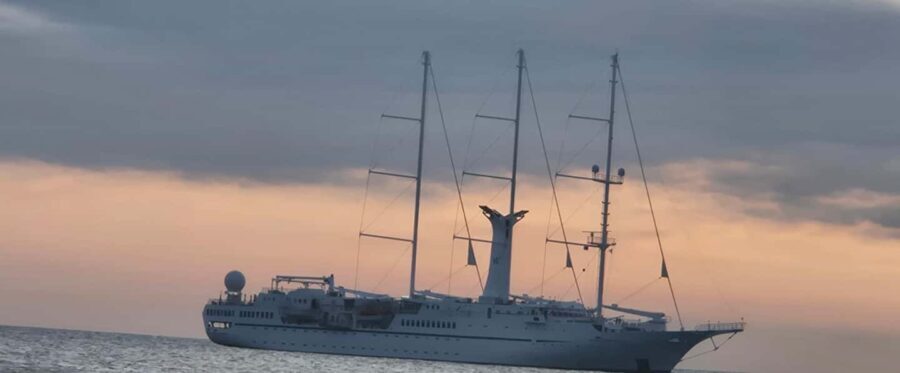 Izola: Private Boat Tour to Strunjan and Piran with Drinks - What You Can Expect Onboard