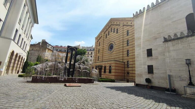 Jewish Budapest (German-language city tour) - Culinary Highlight: Flodni Tasting