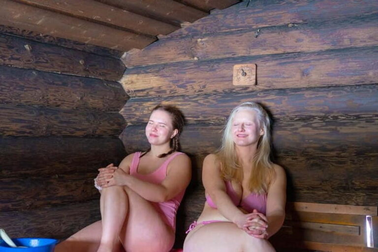 Jyväskylä: Traditional Sauna and Ice Swimming in Winter - An In-Depth Look at the Tour