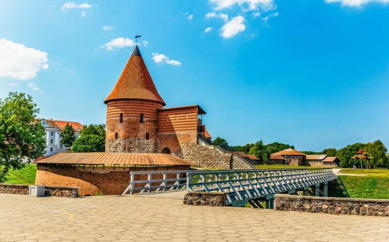 Kaunas Private Tour: Love Stories - Exploring the Charm of Kaunas Old Town