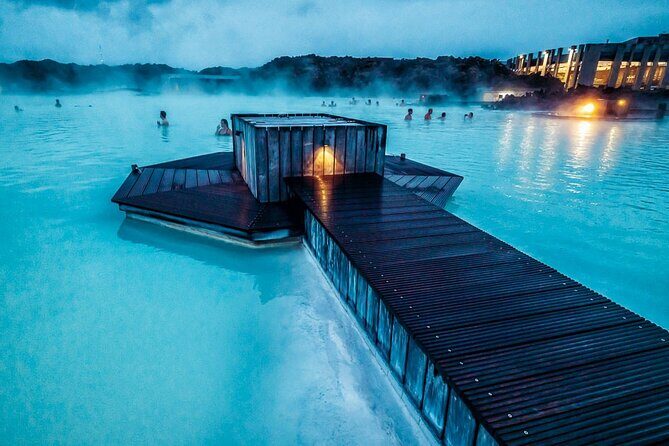 KEF Airport: Private Transfer to/from Reykjavik in Iceland - Who Should Book This Transfer?