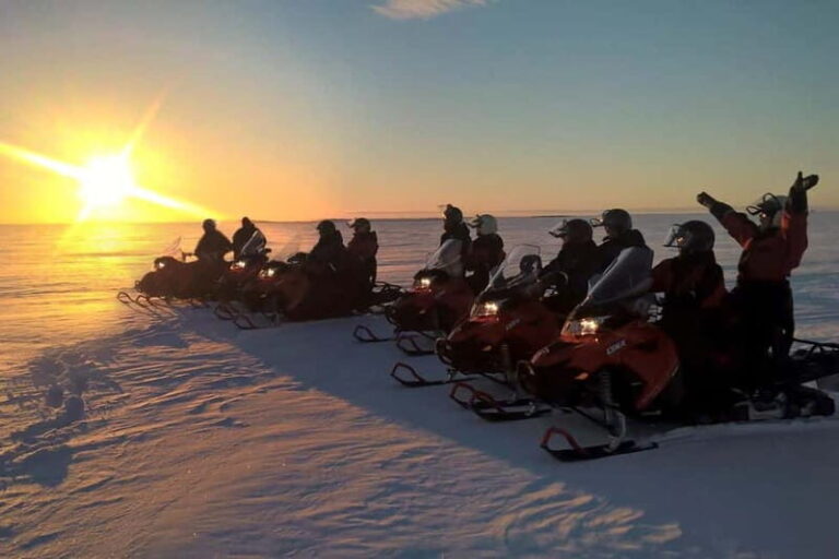 Kemi-Tornio: Sunrise snowmobile safari - What’s Included and What to Consider