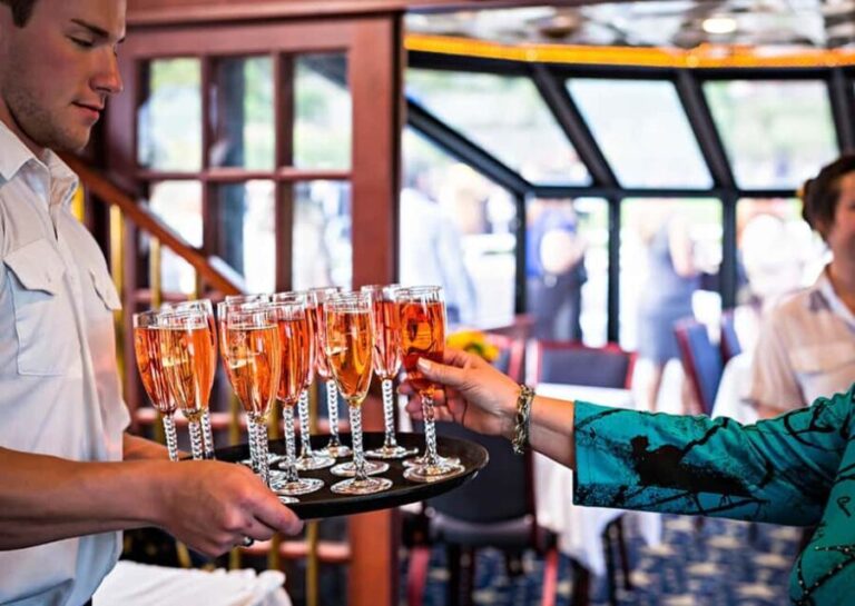 Knoxville: Sunset Dinner Cruise on Tennessee River - Real Voices: What Travelers Say