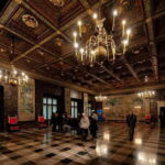 Krakow: Guided Wawel Tour, Lunch, and Vistula River Cruise - Visiting Wawel Cathedral: Legends and Architecture