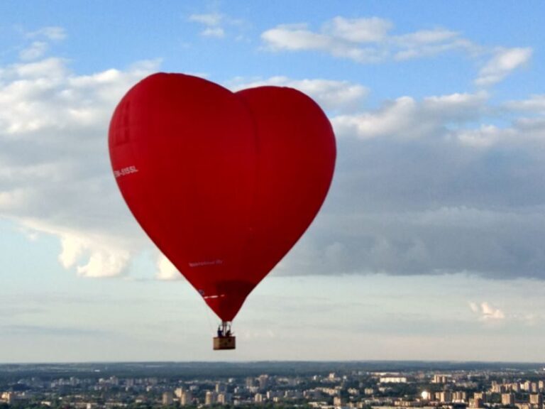 Kraków: Hot Air Balloon Exclusive Tour with Champagne - The Experience in Detail