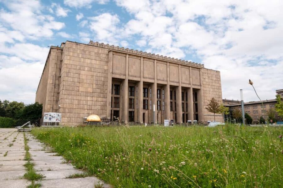 Krakow Old Town and National Museum Private Guided Tour - Practical Details and Tips