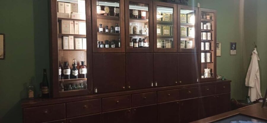 Krakow: Visit Apteka Pod Orlem in Italian - What to Expect from the Tour