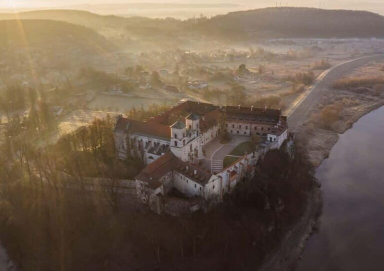 Krakow: Vistula River Cruise to Tyniec Monastery - What to Expect During the Cruise