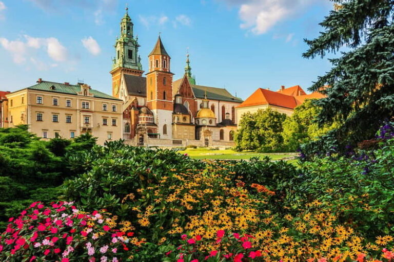 Krakow: Wawel Hill Audioguide Tour - Exploring Wawel Hill: What to Expect