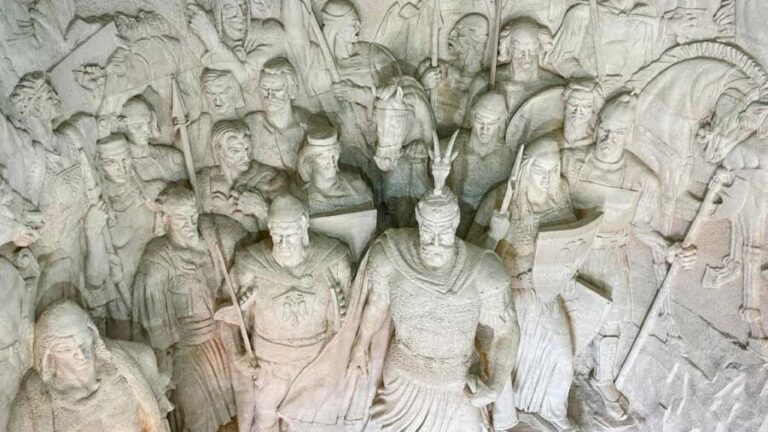 Kruja Castle and Old Bazaar Daily Tour on Luxe Land Rover - The Skanderbeg Monument: A Powerful Tribute