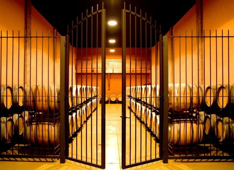 La Rioja: Winery Tour and 4-Course Meal with Wine Pairing - Why This Experience Works