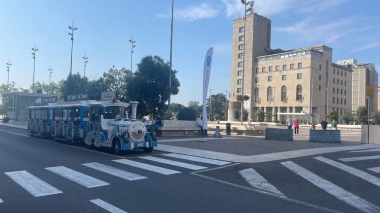 La Spezia: tour HOP ON HOP OFF con trenino e guida turistica - Practical Details and Tips