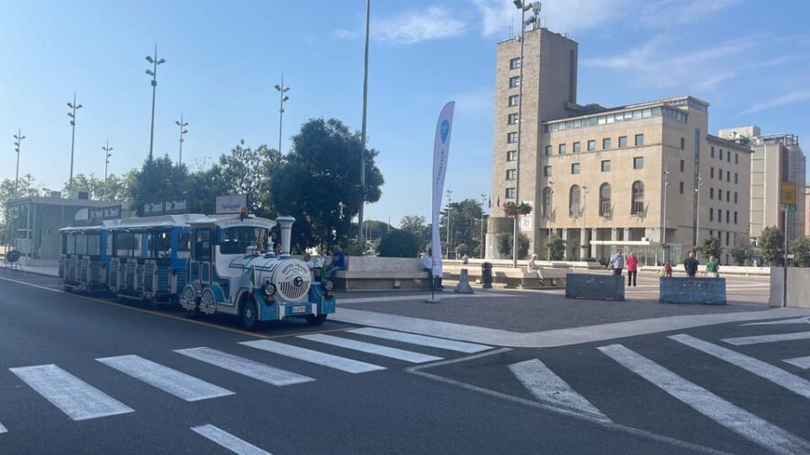 La Spezia: tour HOP ON HOP OFF con trenino e guida turistica - Practical Details and Tips