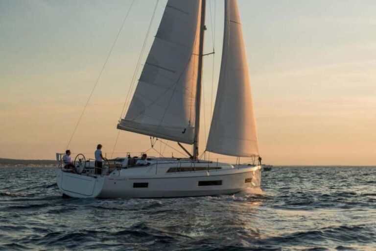 Lagos: Beneteau Oceanis 40.1 Private Sailing Experience - Exploring the Algarve Coast