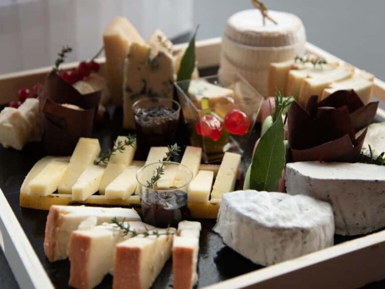 Lake Como: visit and tasting at the Valsassina dairy + Orrido tickets - Transitioning to Nature: The Orrido di Bellano