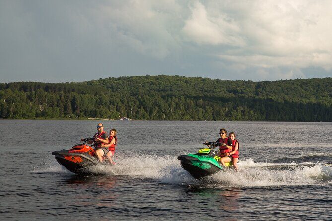 Laurentians Experience in Jetski on Lac-des-Pages - Flexibility and Group Dynamics