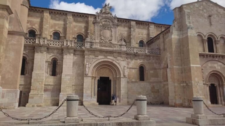 León: Guided tour by a local art historian - Why This Tour Works Well for Travelers