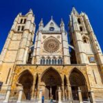 León: Private tour with a local art historian - What’s Included & What to Consider
