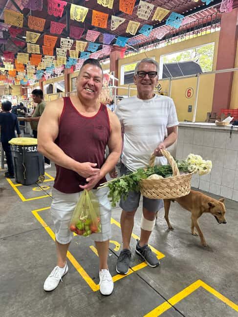 Let's eat at the Tlacolula Market on Sunday and drink Mezcal. - Practical Tips for Making the Most of This Tour