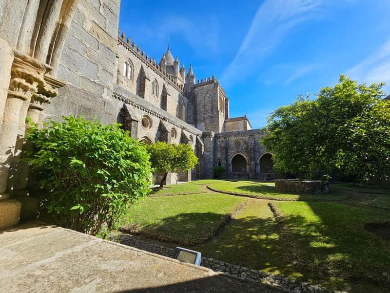 Lisboa: Évora, Cartuxa & Arraiolos Tour with Chapel of Bones - What You Need to Know