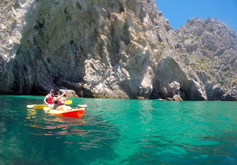 Lisbon: Arrabida Park Kayak Tour with Beach Picnic - How the Itinerary Unfolds