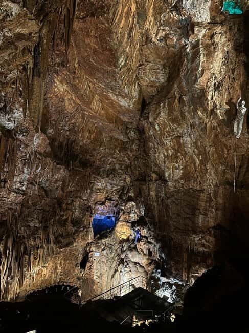 Lisbon: Grutas de Mira de Aire, Fátima, Nazaré & Óbidos Tour - Insights from Past Travelers
